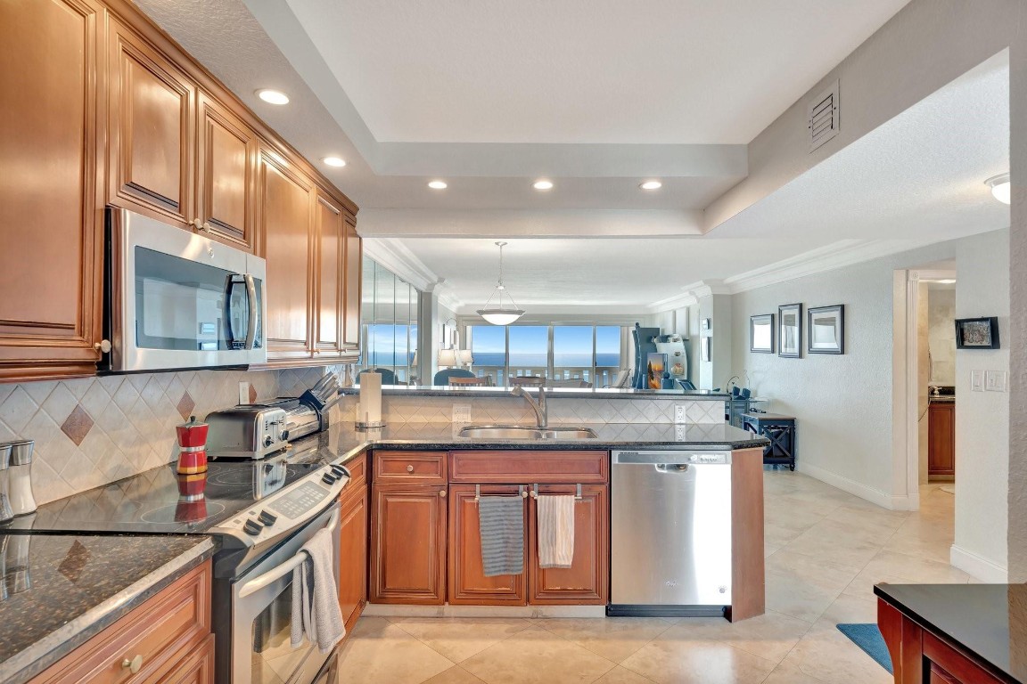 1012 N Ocean Boulevard PH7