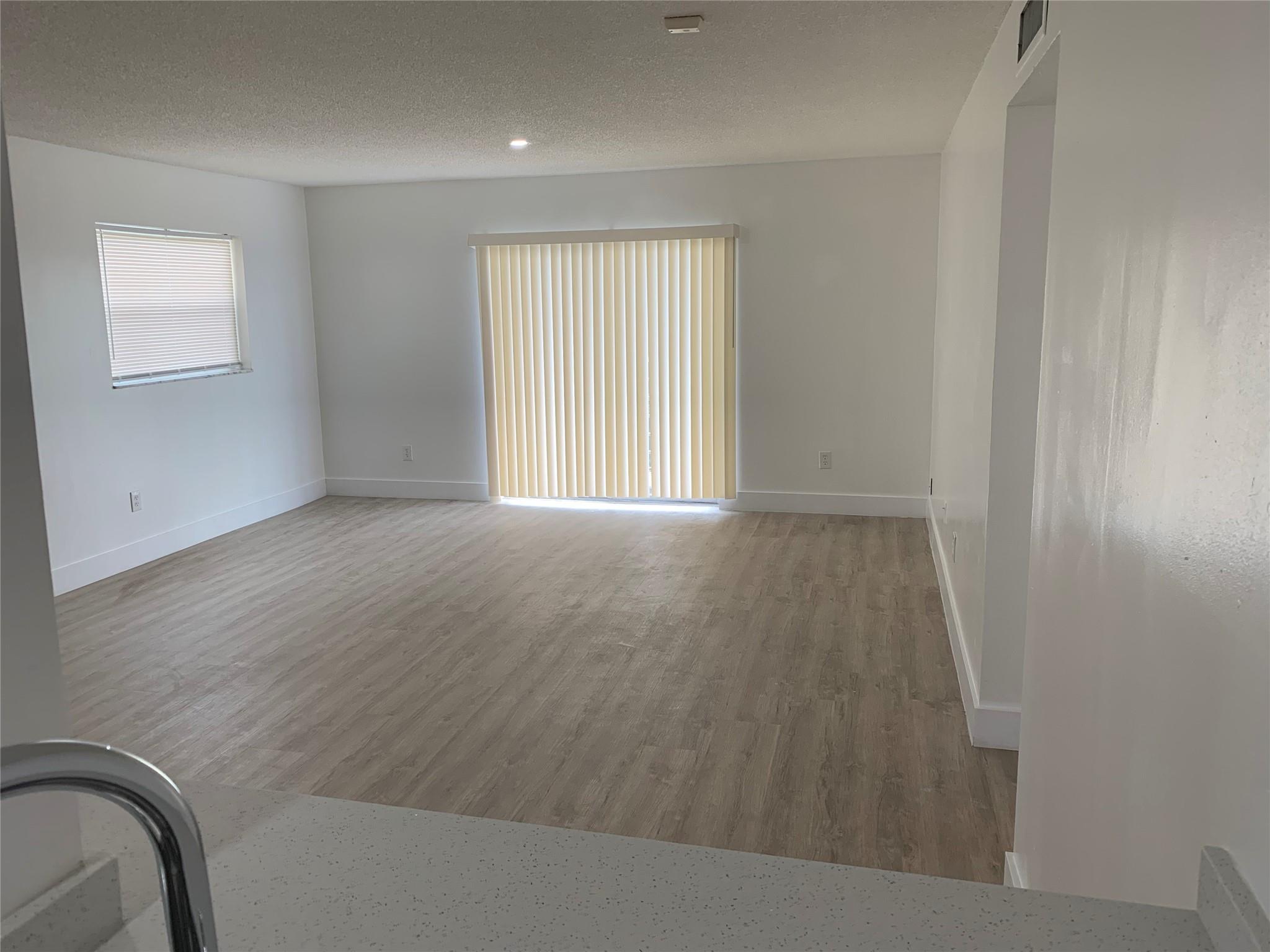 The Oaks Condo - Residential Lease