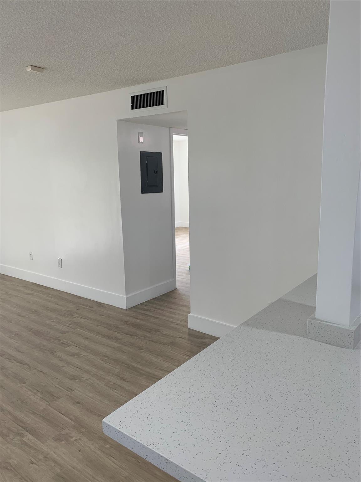 The Oaks Condo - Residential Lease
