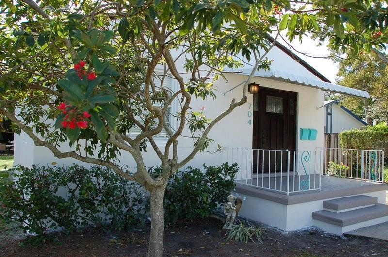 Lauderdale Gardens 8-28 B - Residential