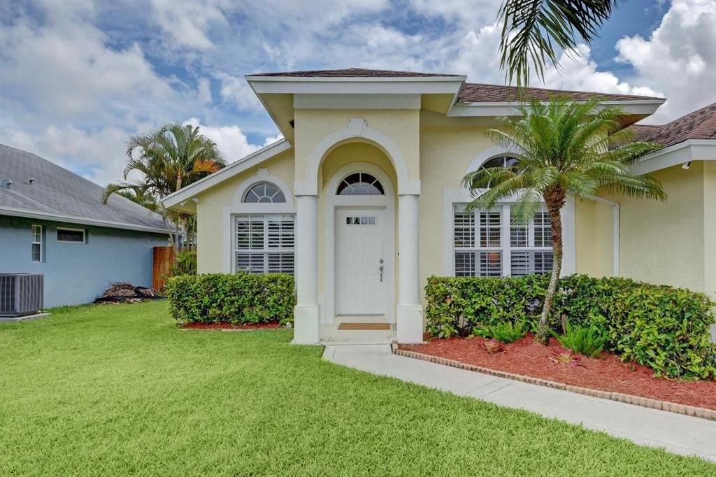 Photo of 6096 Foster Street, Jupiter, FL 33458 (MLS # R10721240)