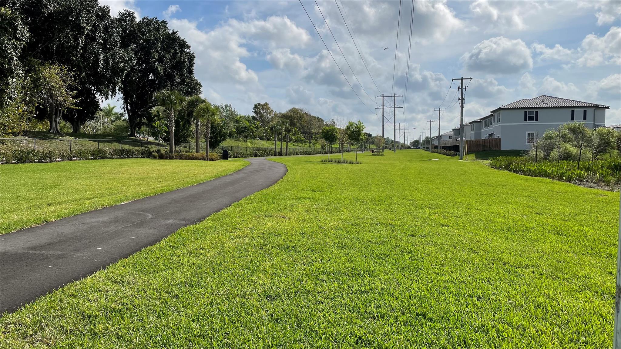 Wyndham Lakes Plaza 163-2 - Residential