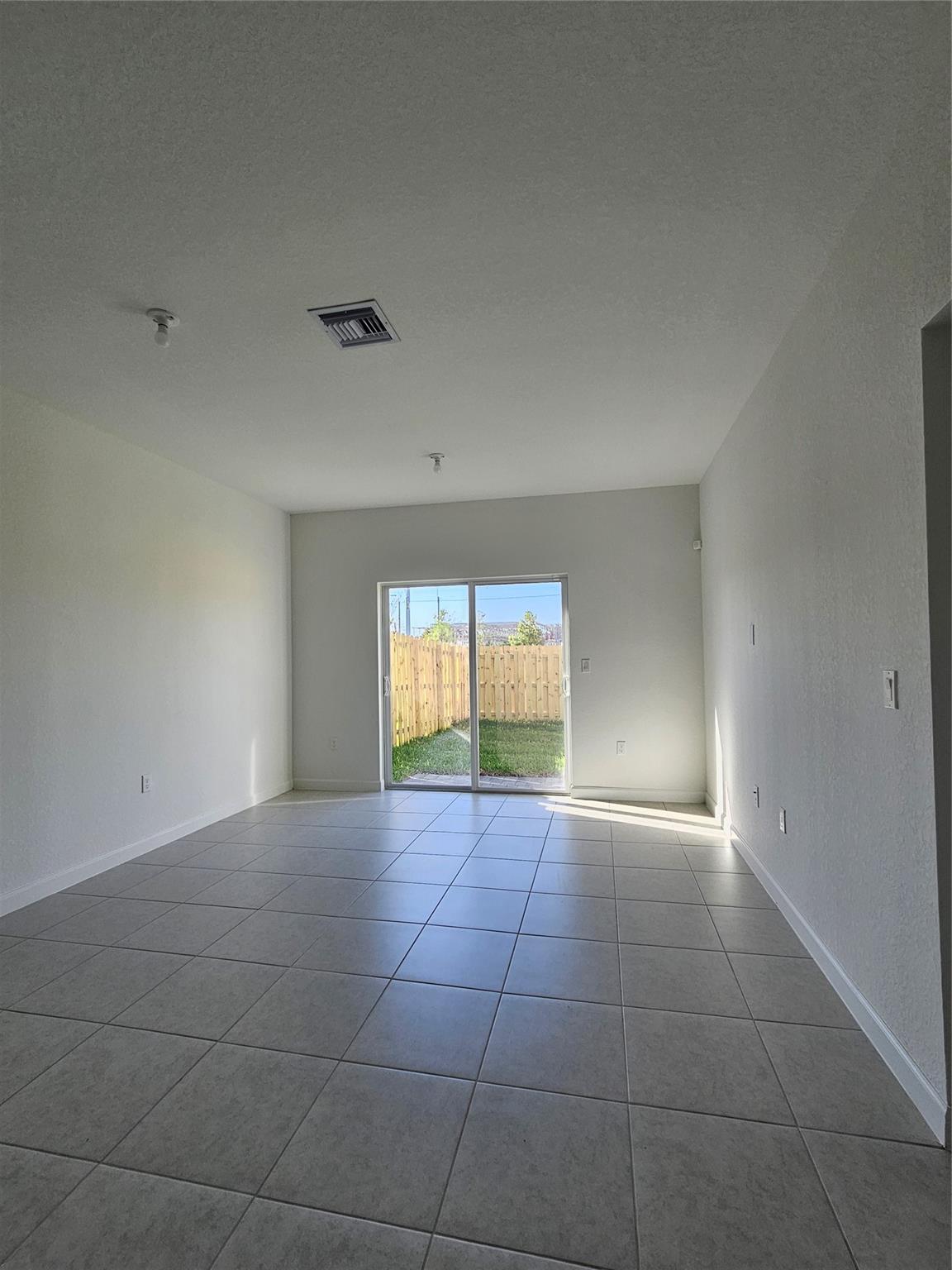 Wyndham Lakes Plaza 163-2 - Residential