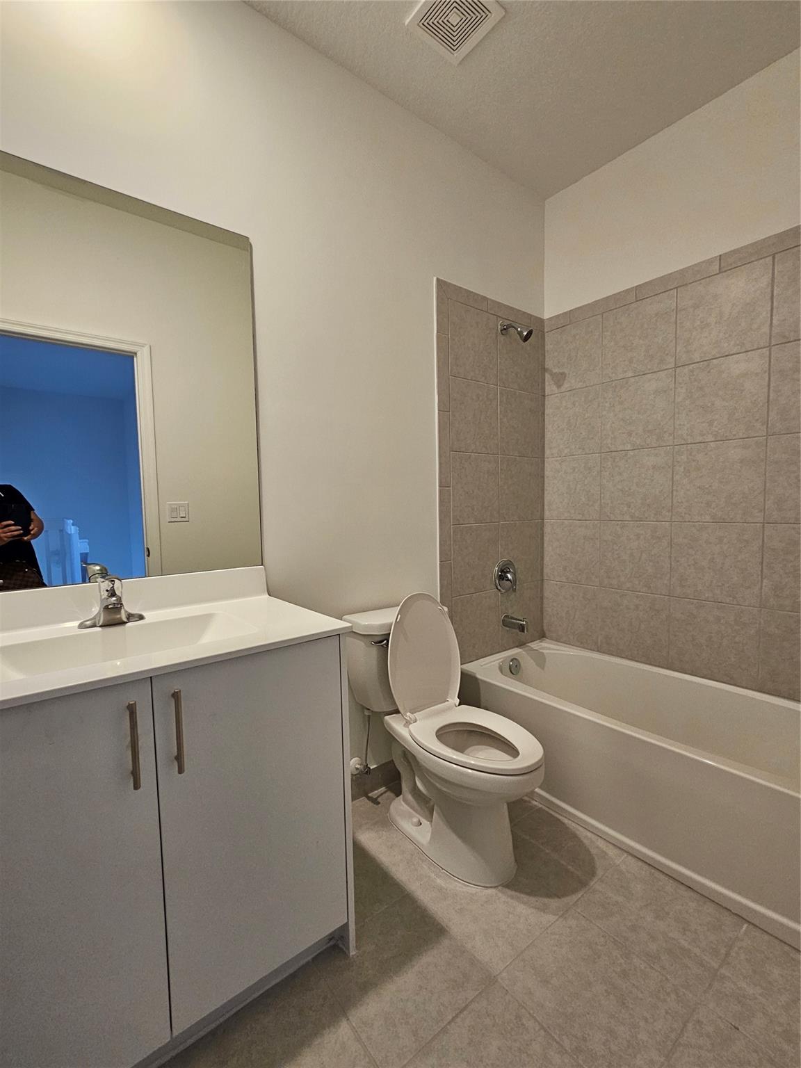 Wyndham Lakes Plaza 163-2 - Residential