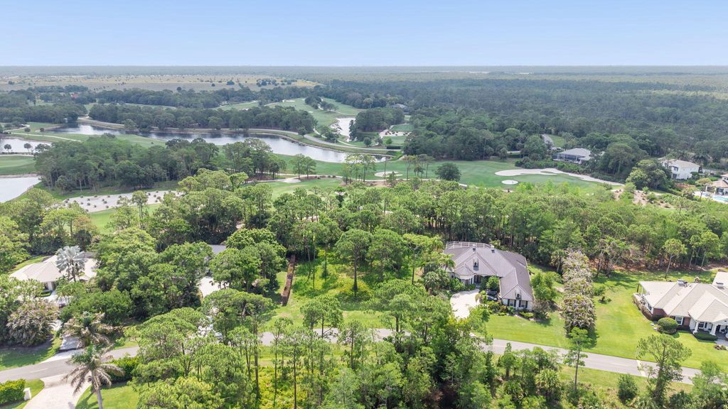 Photo of 19051 SE Old Trail Drive W, Jupiter, FL 33478 (MLS # B26023919)