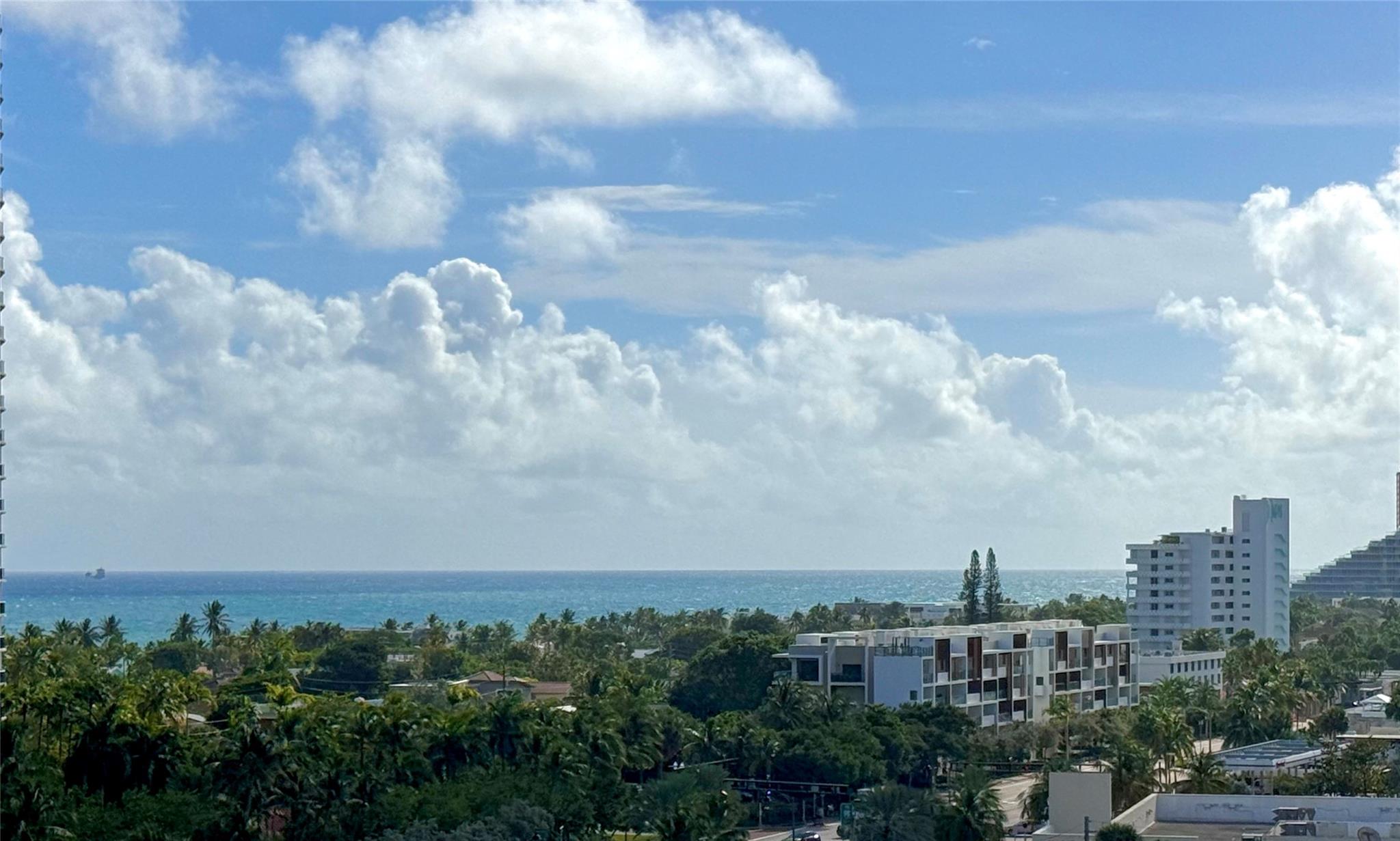 Coral Ridge Towers South - Residential