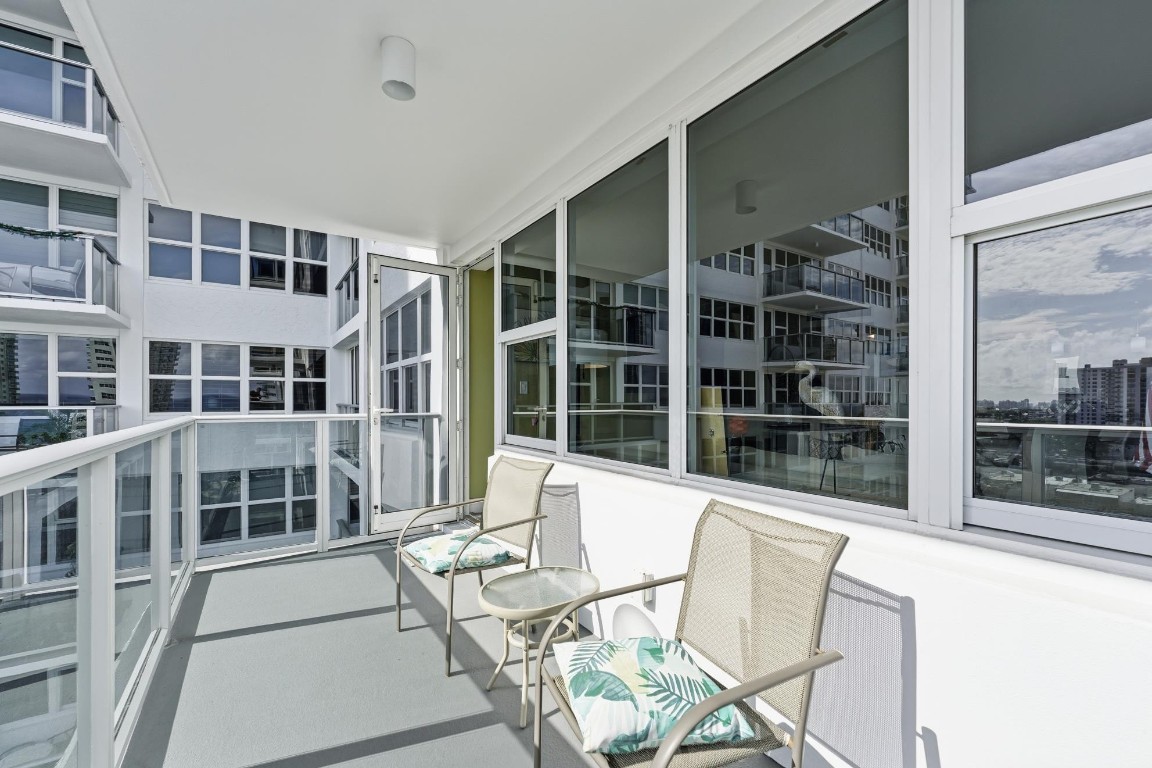 3333 NE 34th Street 1011