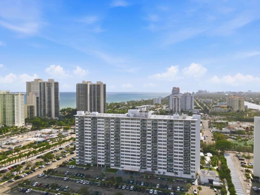 Coral Ridge Towers South - Residential