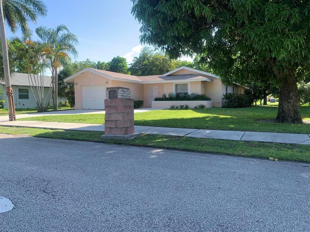 Photo of 122 NW 3rd Avenue, Delray Beach, FL 33444 (MLS # R10730534)