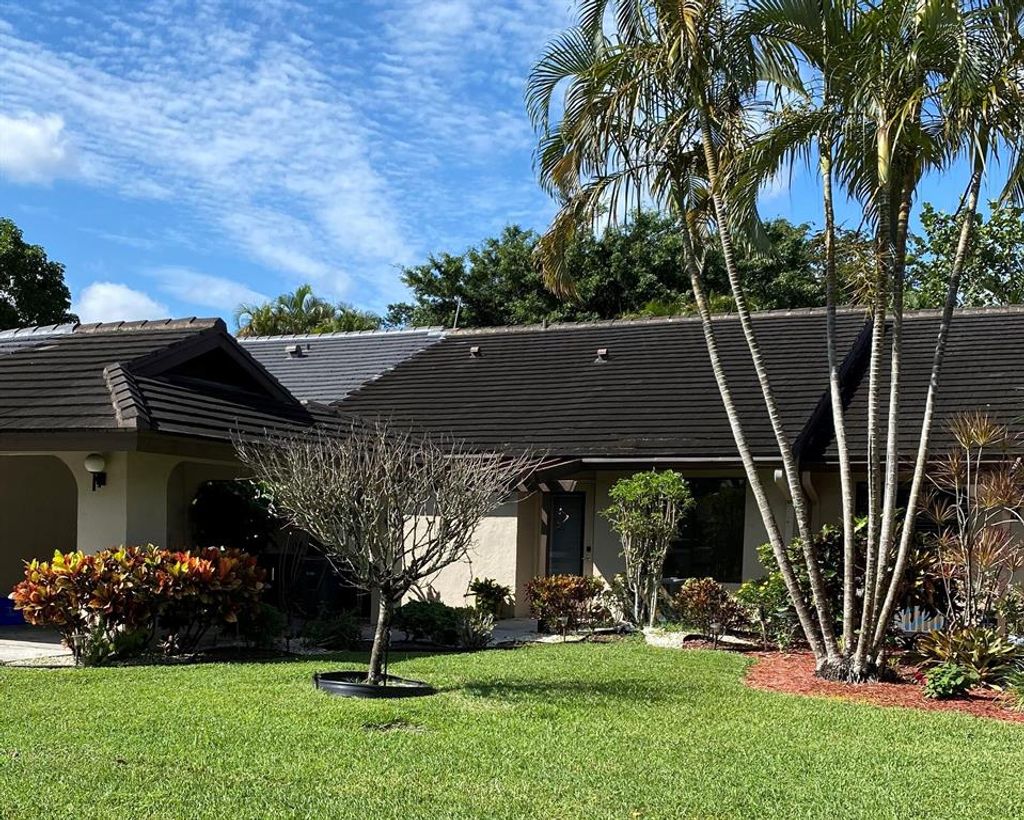 Photo of 10076 Shadywood Place #10076, Boynton Beach, FL 33437 (MLS # R10736448)