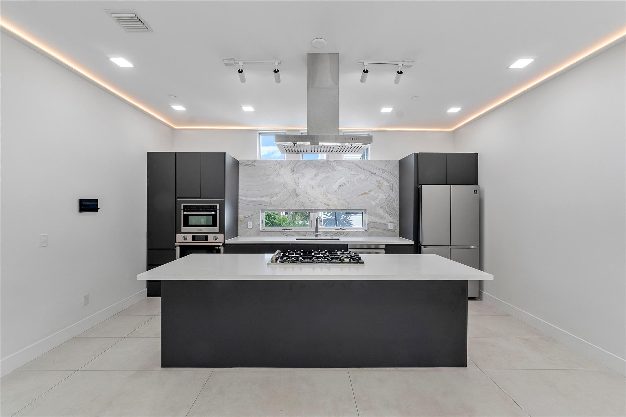 Palm Cove Lofts - Residential Lease