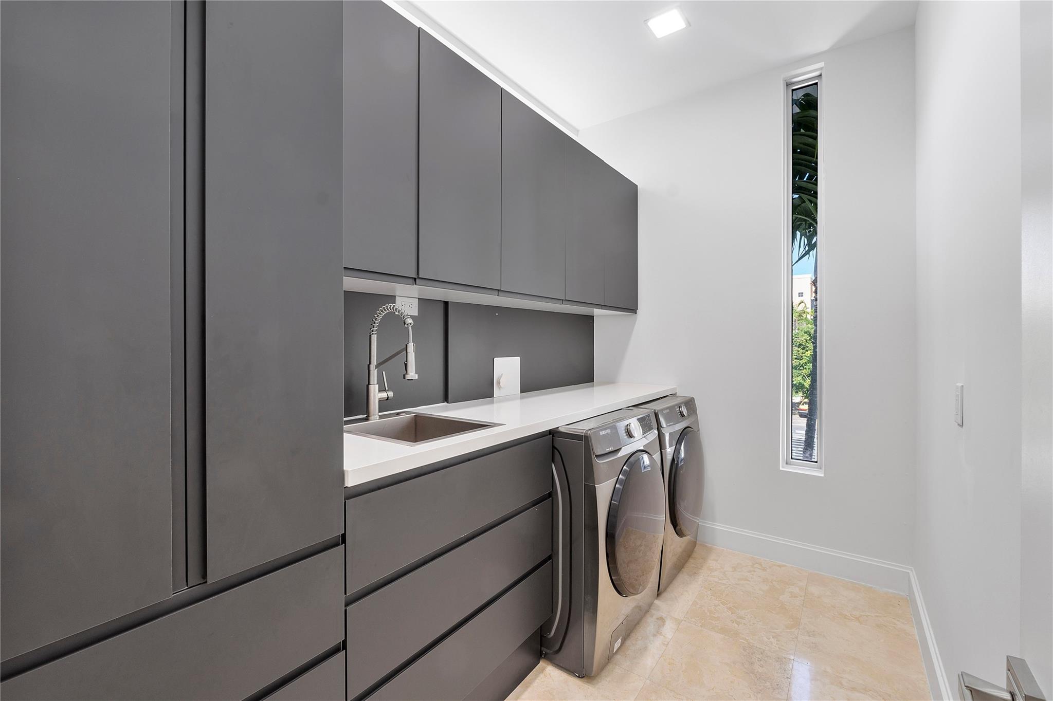 Palm Cove Lofts - Residential Lease