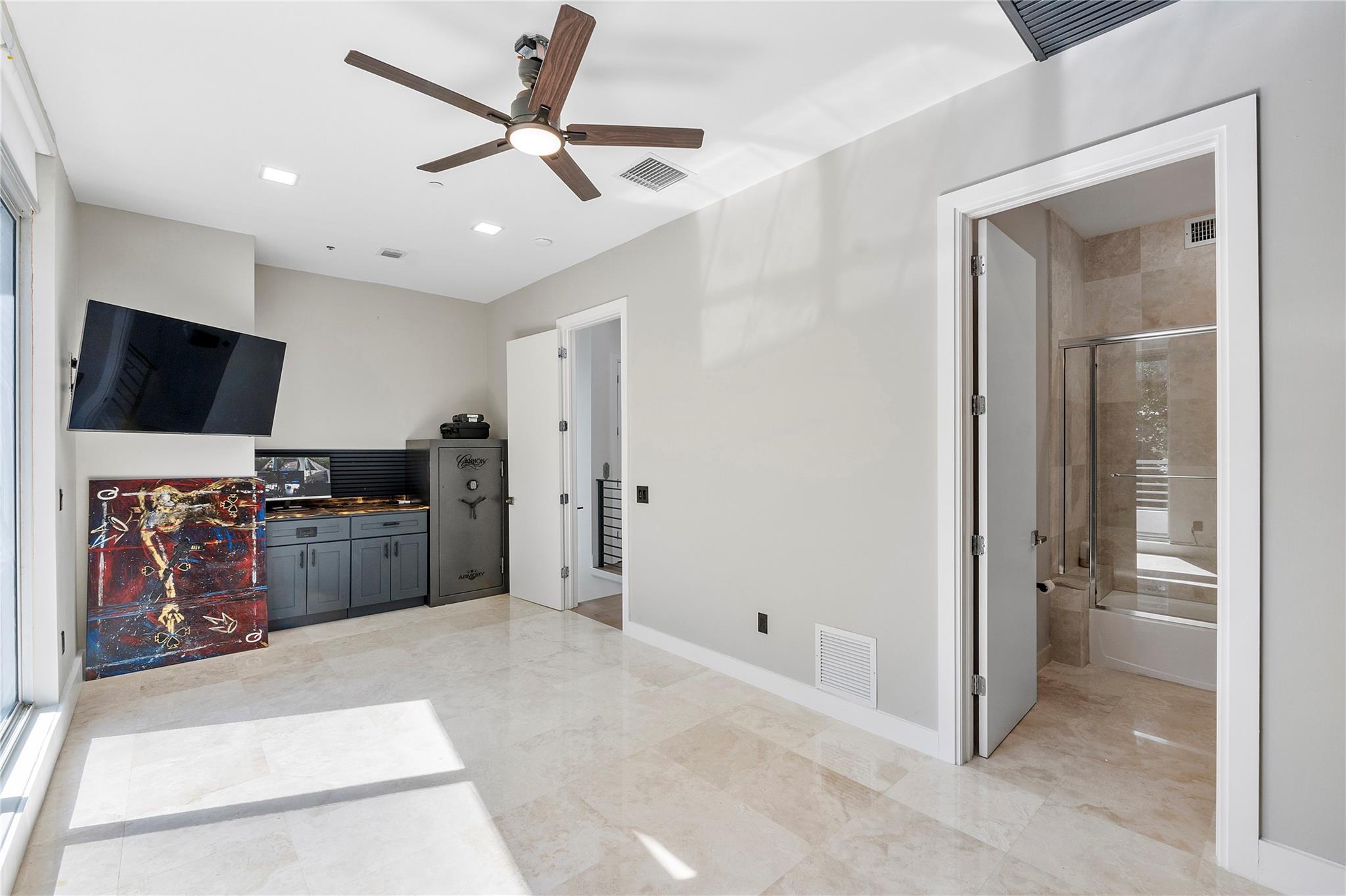 Palm Cove Lofts - Residential Lease