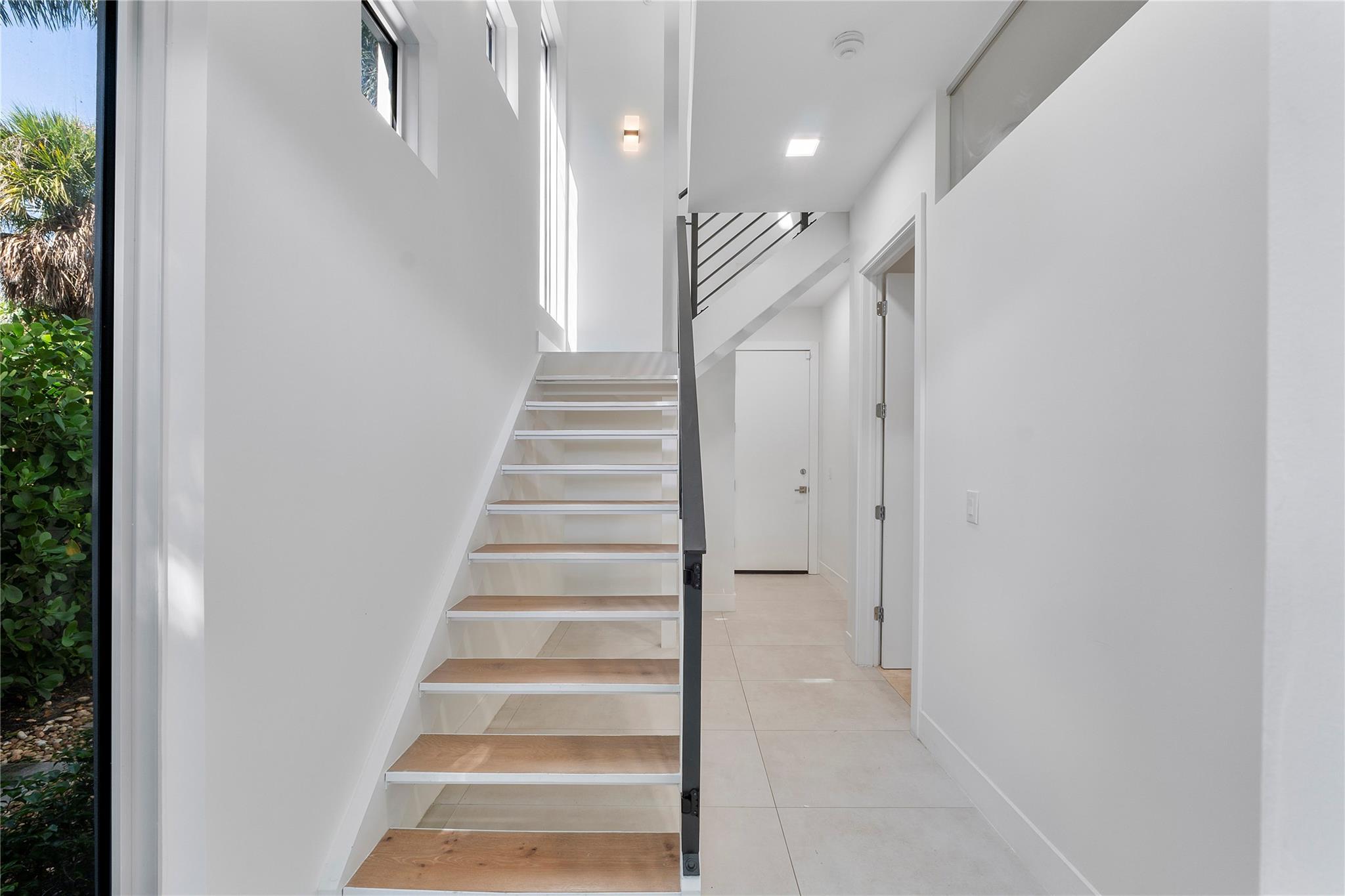 Palm Cove Lofts - Residential Lease