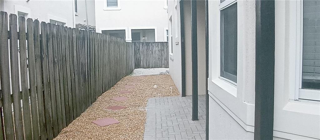 113 NW 11th St
