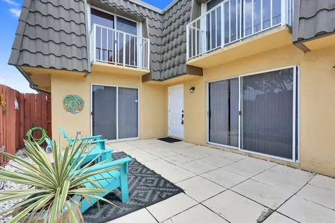 22172 Boca Rancho Drive Unit B, Boca Raton, FL MLS: R11082457