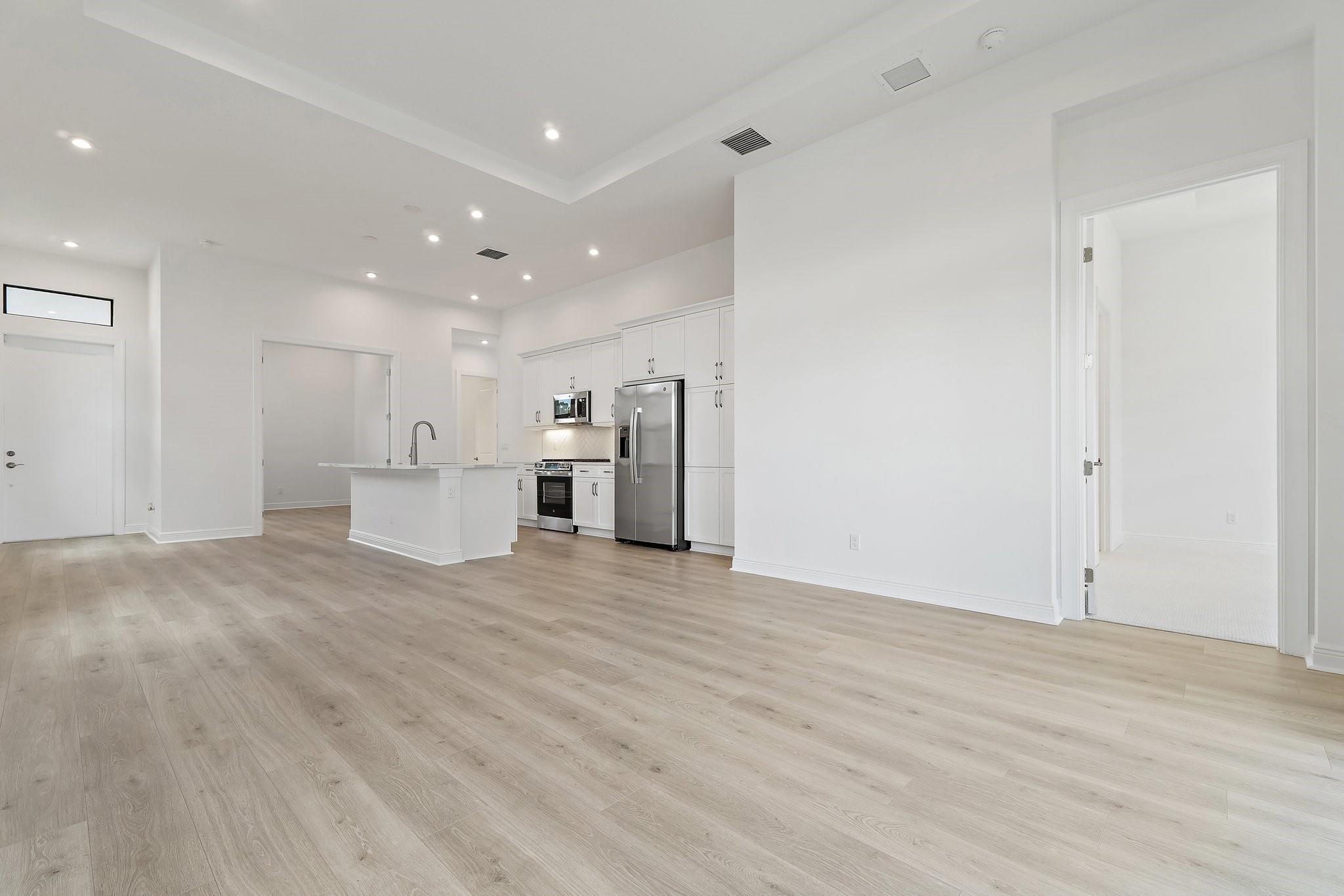 KH RIVELLA LLC - Residential