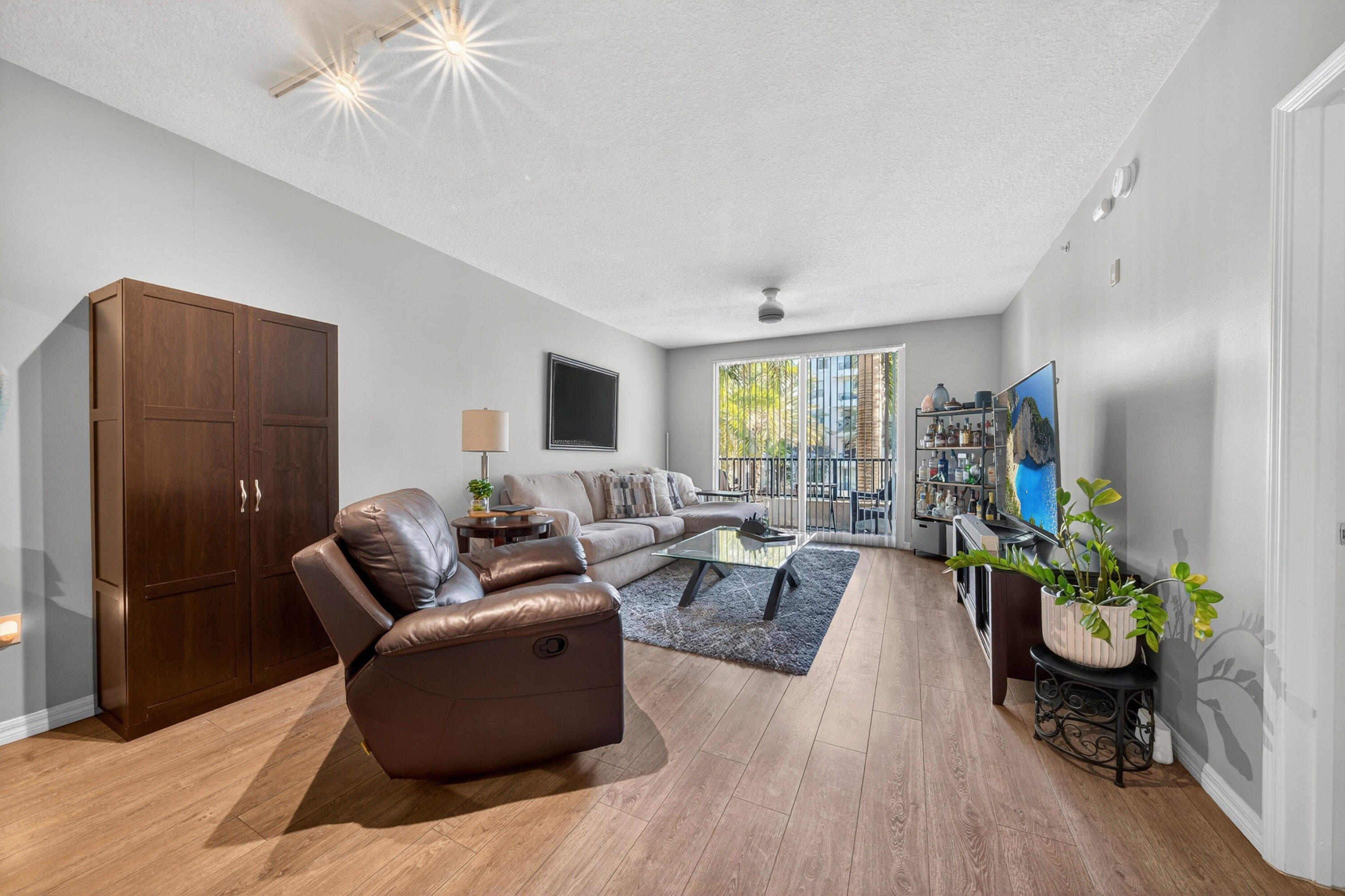 LAUDERDALE ONE CONDO - Residential