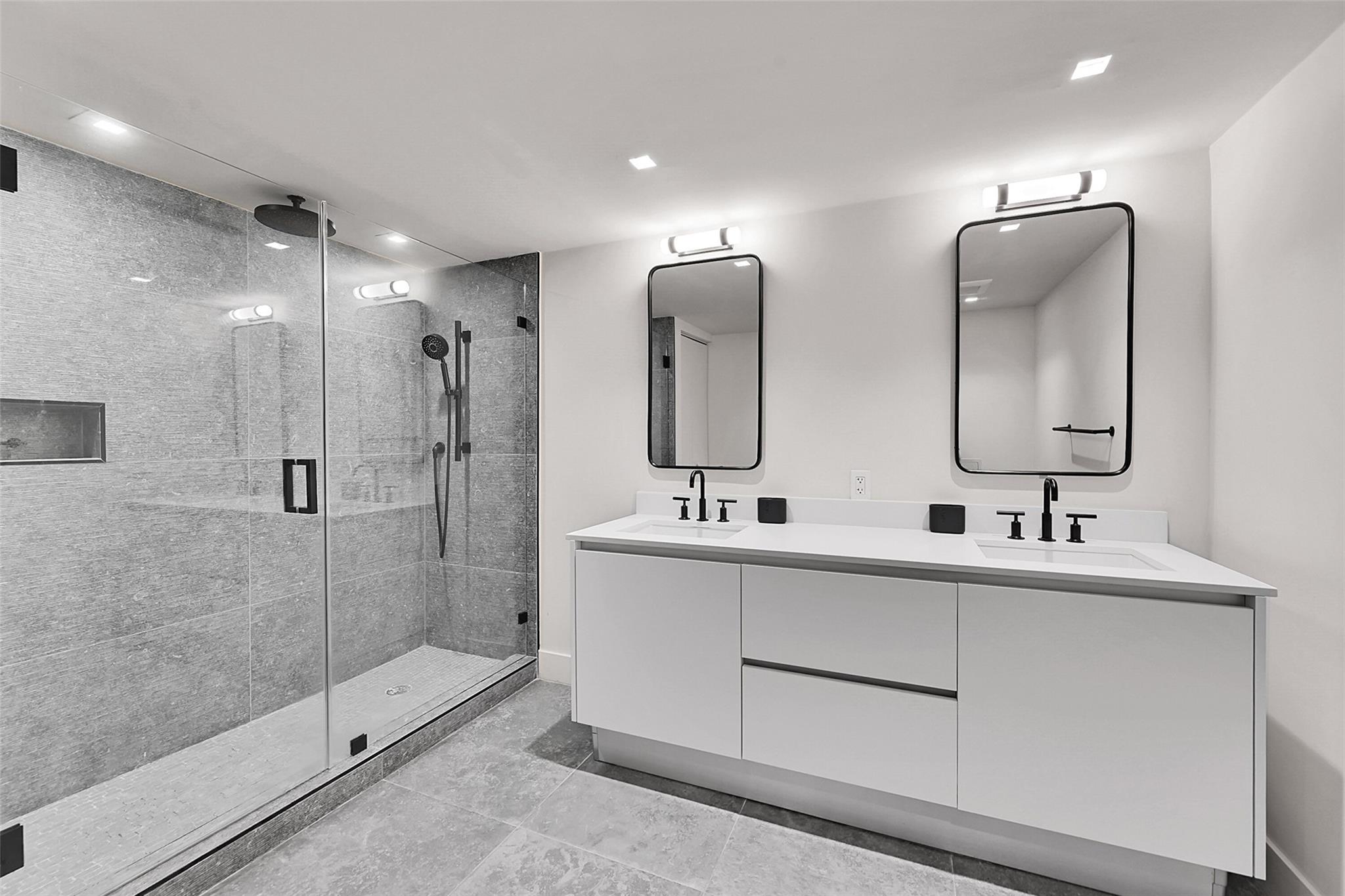 Roney Palace - Residential