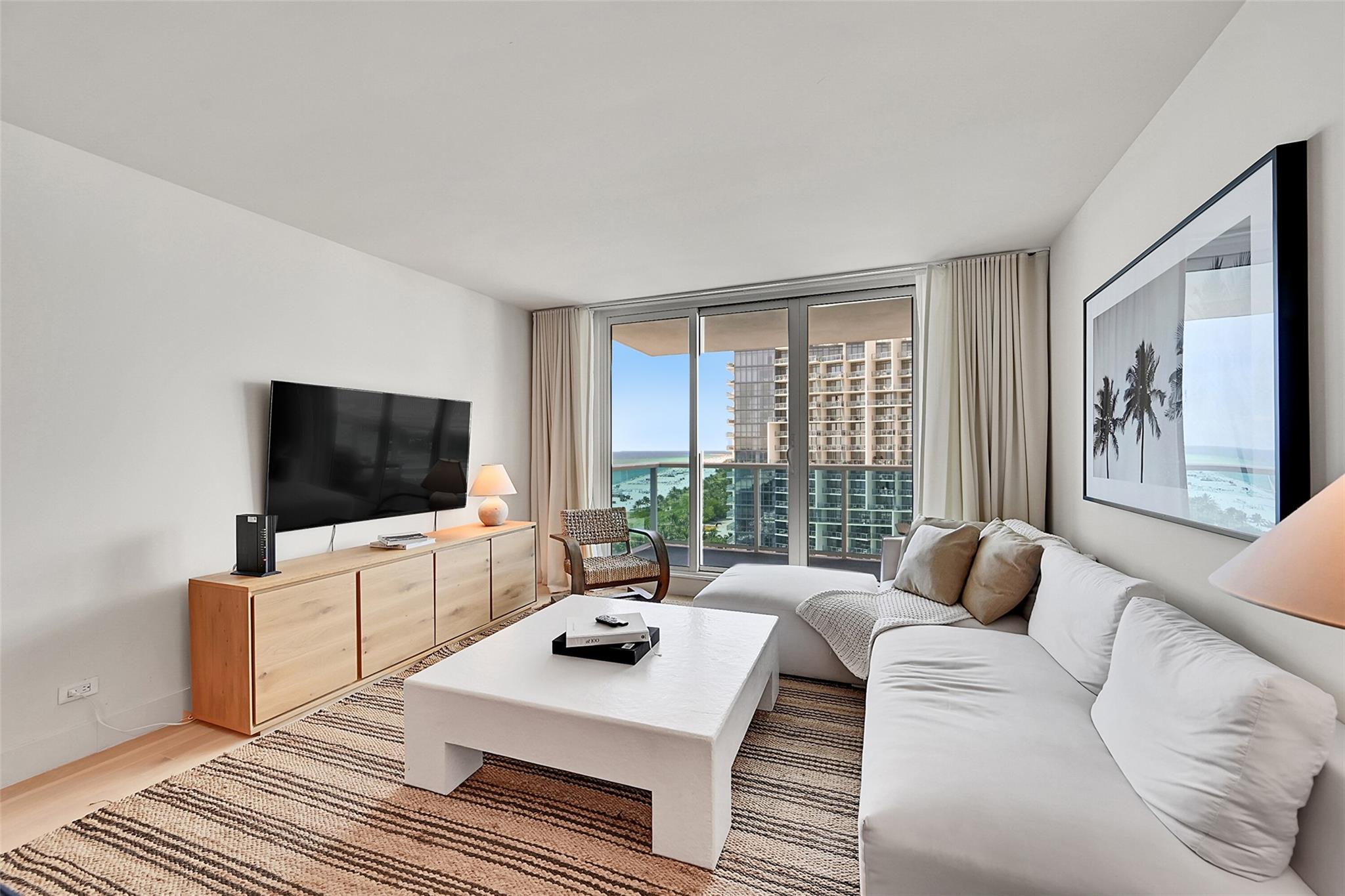 Roney Palace - Residential