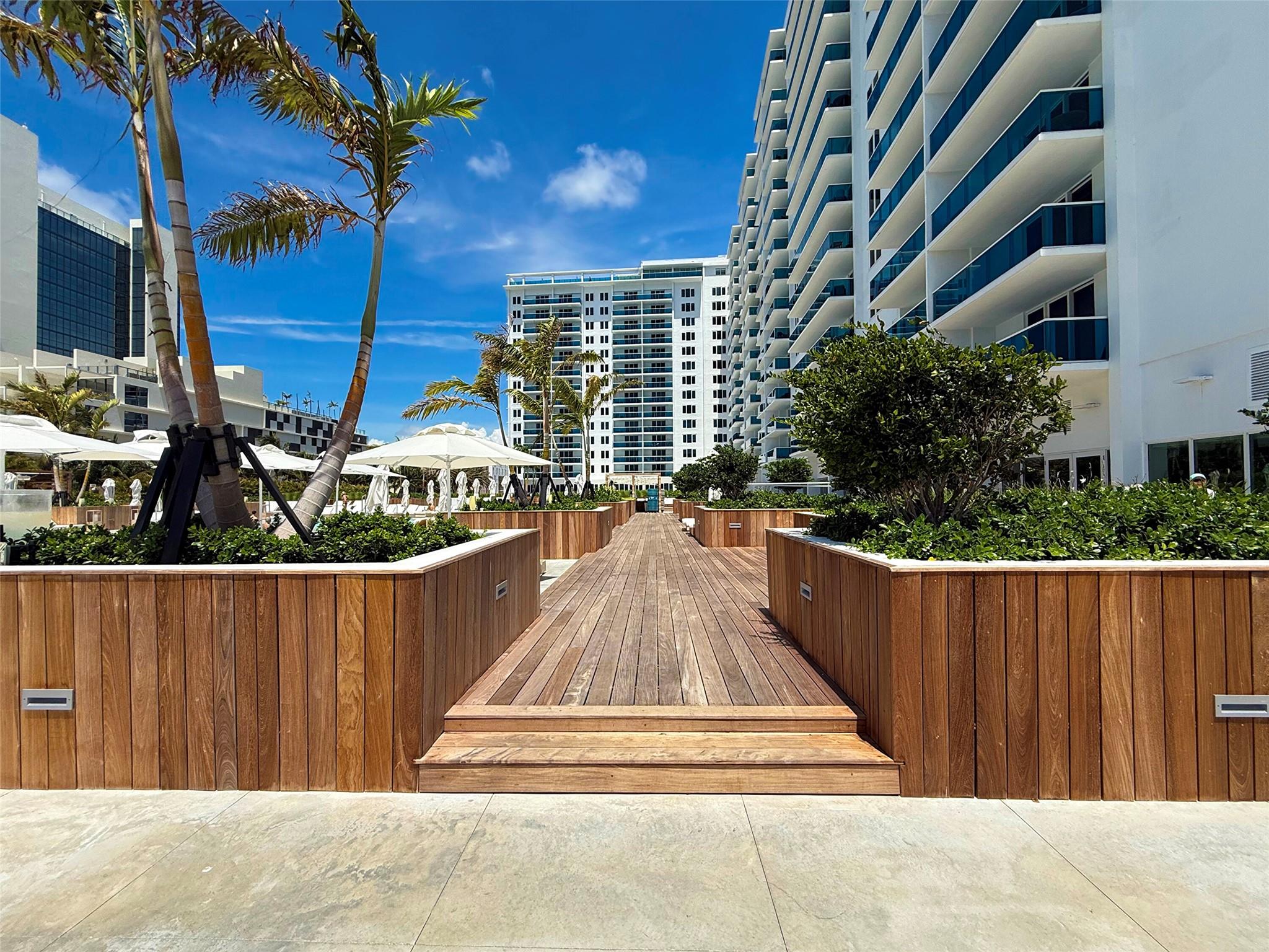 Roney Palace - Residential