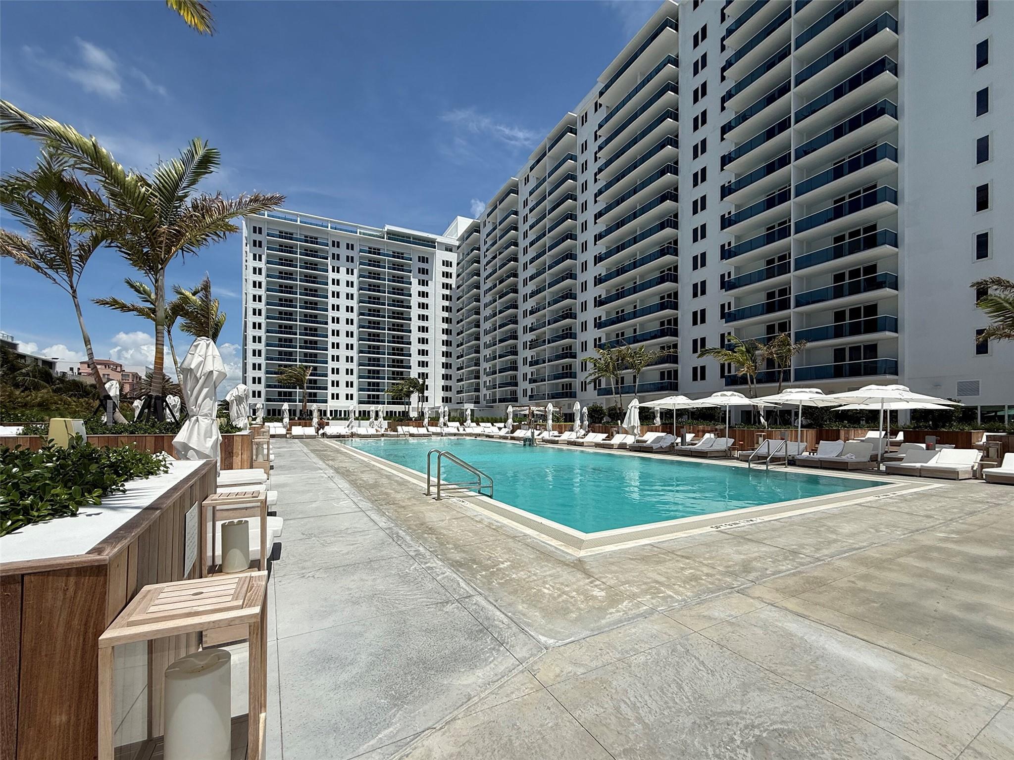 Roney Palace - Residential