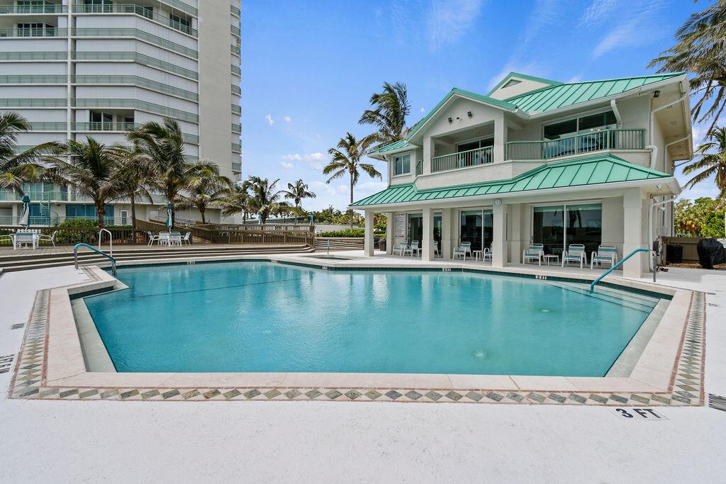 8650 S Ocean Drive Ln2, Jensen Beach, FL, 34957/$1,025,000 3 8650 S Ocean Drive Ln2