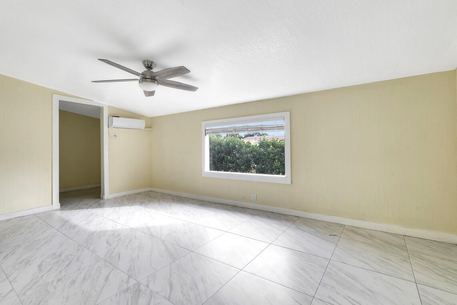 PALM BEACH SQUARE UNIT 5 - Residential Lease