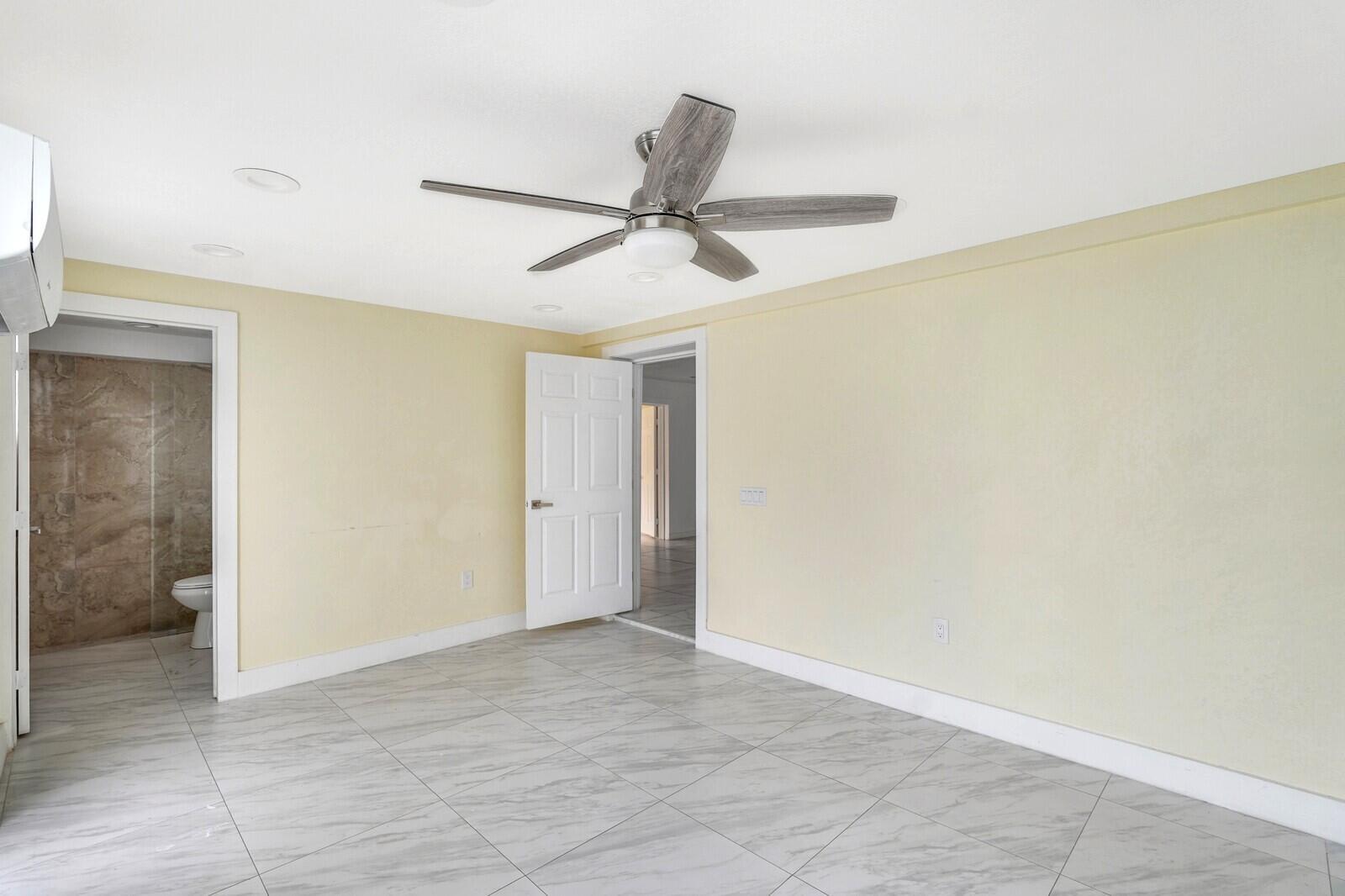 PALM BEACH SQUARE UNIT 5 - Residential Lease