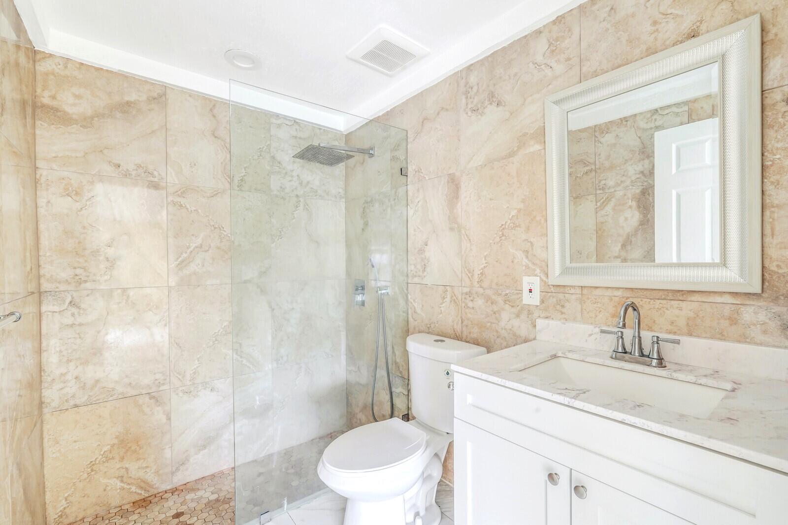 PALM BEACH SQUARE UNIT 5 - Residential Lease