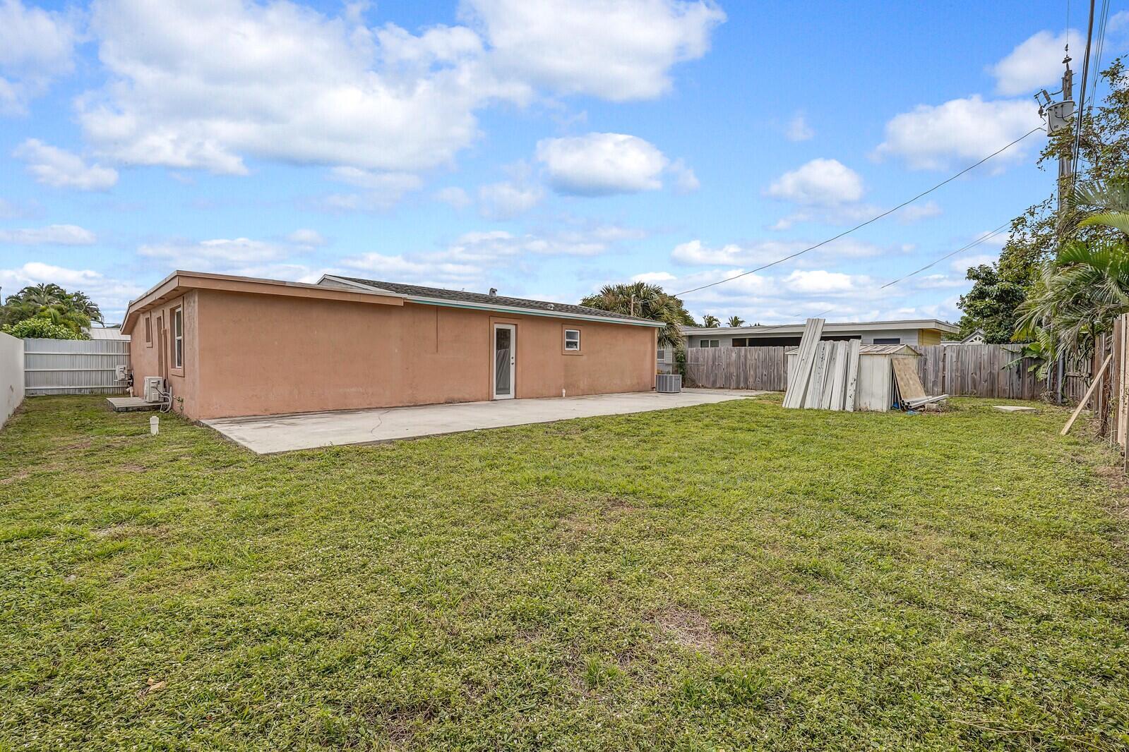 PALM BEACH SQUARE UNIT 5 - Residential Lease