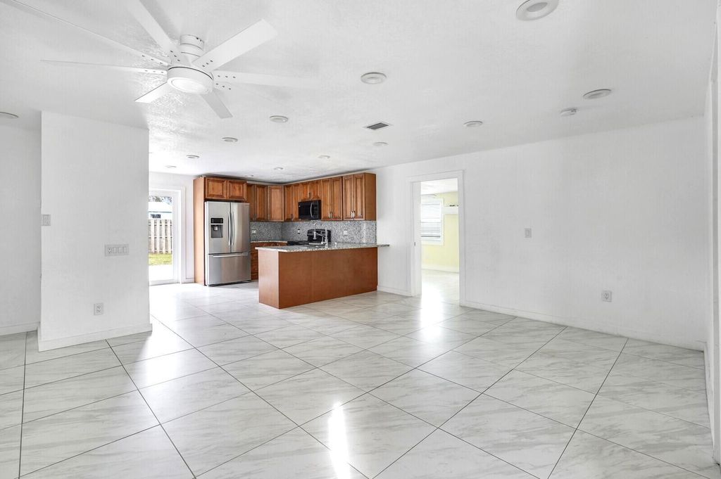 Photo of 4389 Bellewood Street, Palm Beach Gardens, FL 33410 (MLS # R11103807)