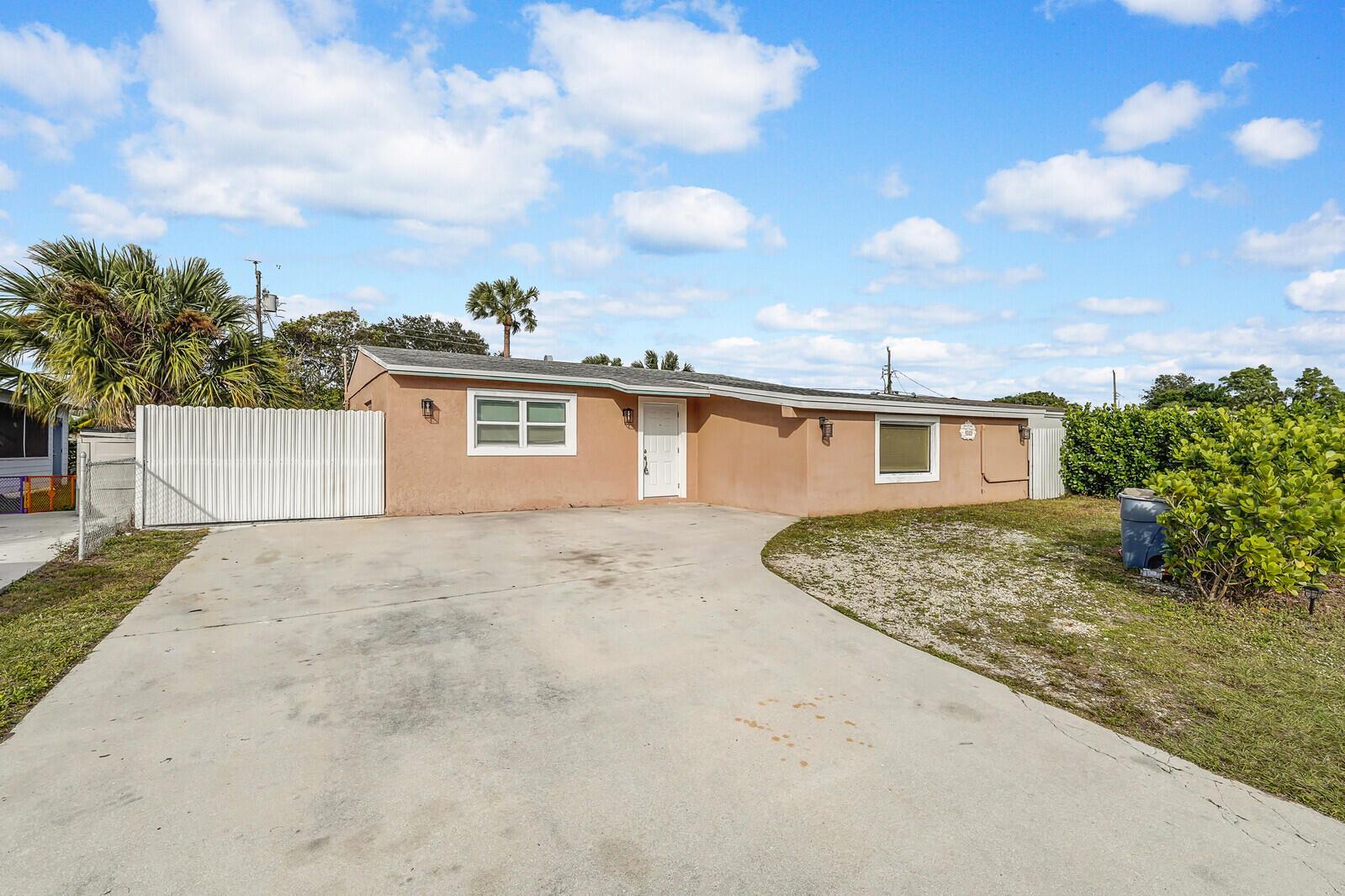 PALM BEACH SQUARE UNIT 5 - Residential Lease