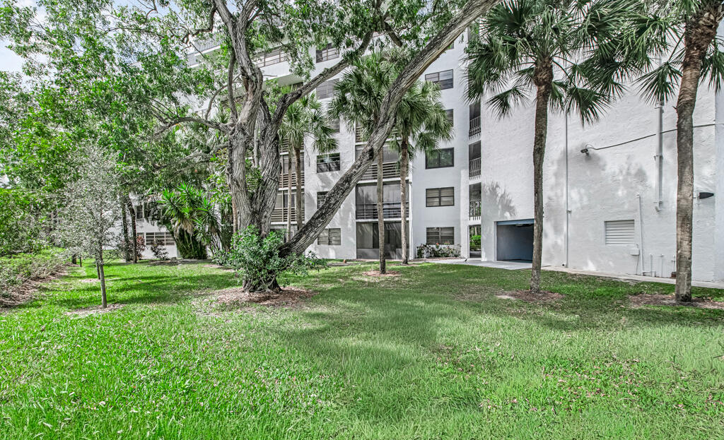 SUNRISE OF PALM BEACH CONDO 1,2,3,4, 14 AND 17 - Residential Lease