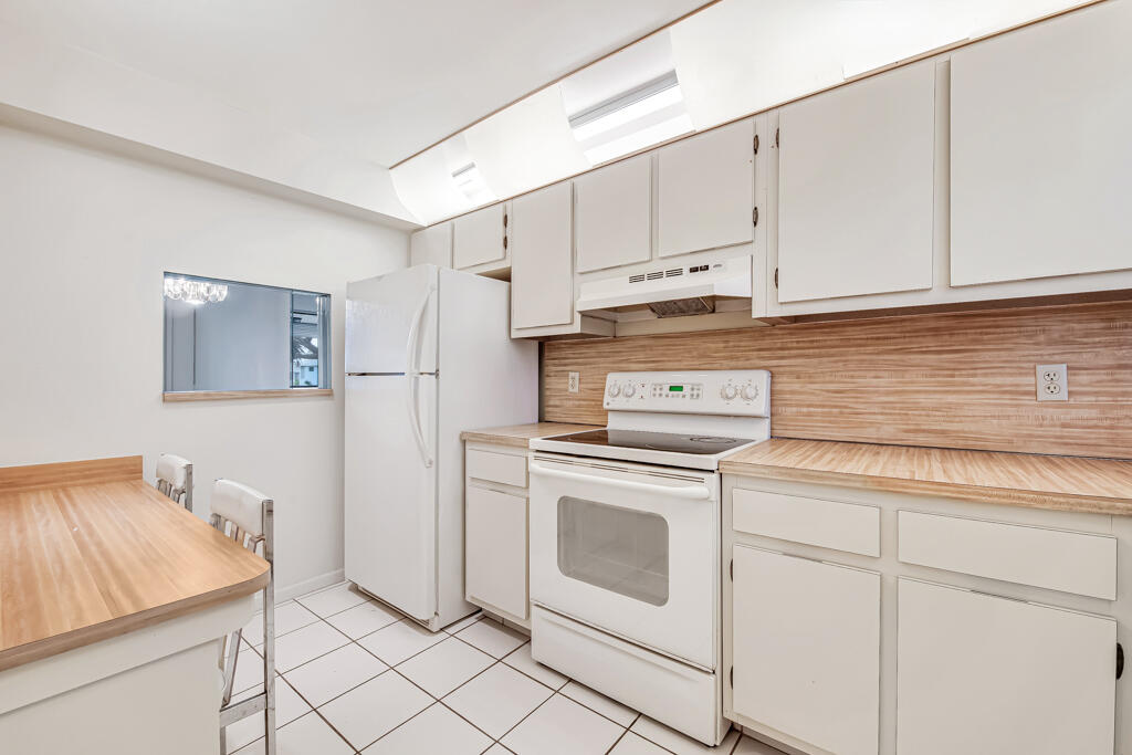 SUNRISE OF PALM BEACH CONDO 1,2,3,4, 14 AND 17 - Residential Lease