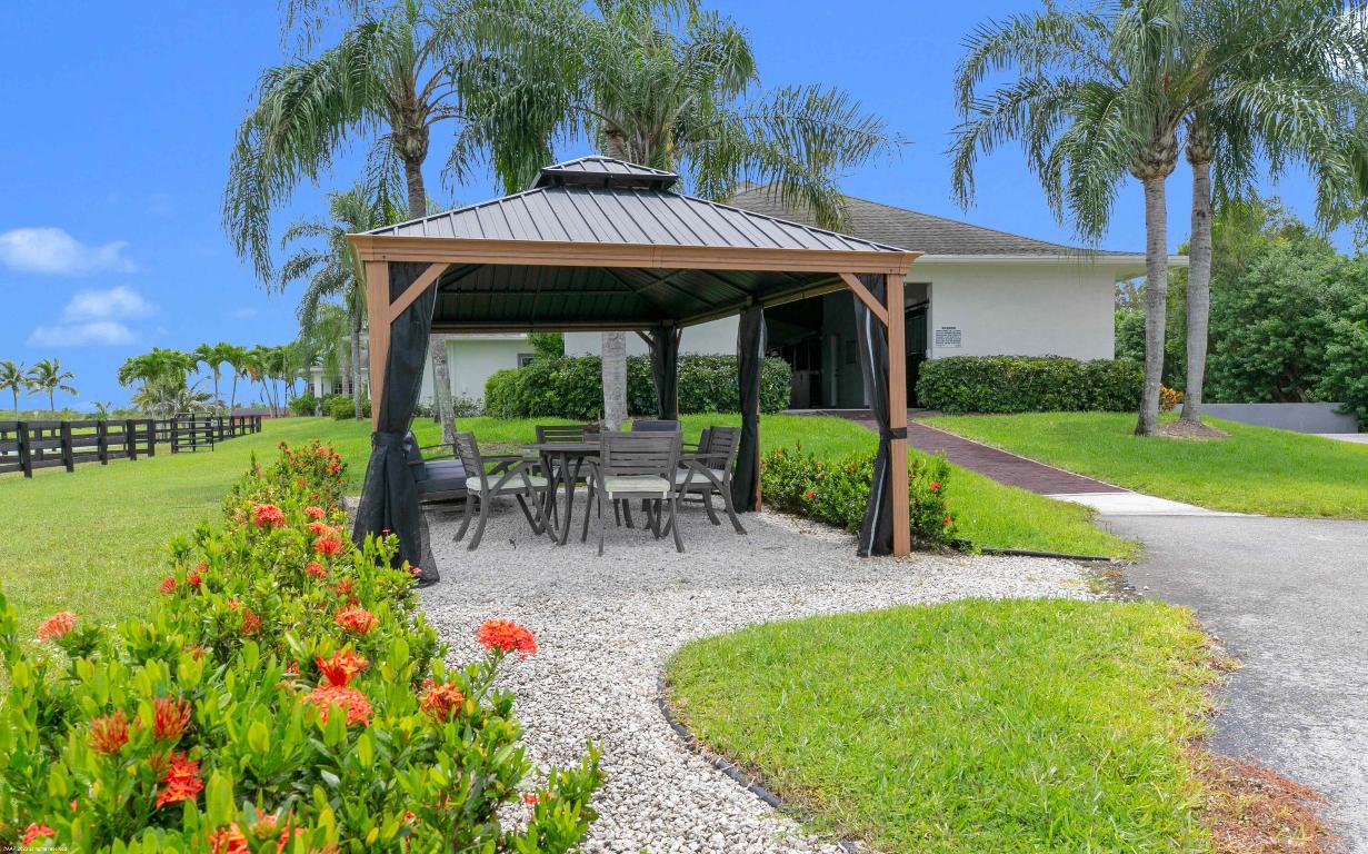 Palm Beach Point Sunglade - Residential