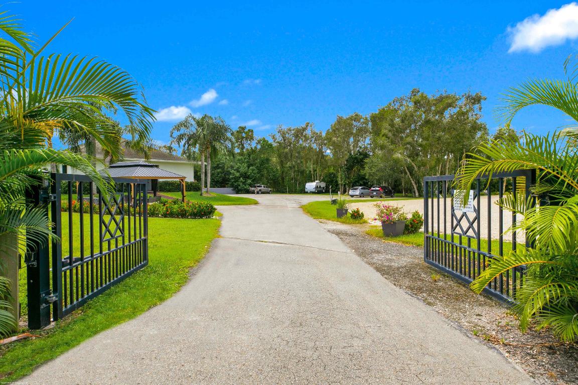 Palm Beach Point Sunglade - Residential