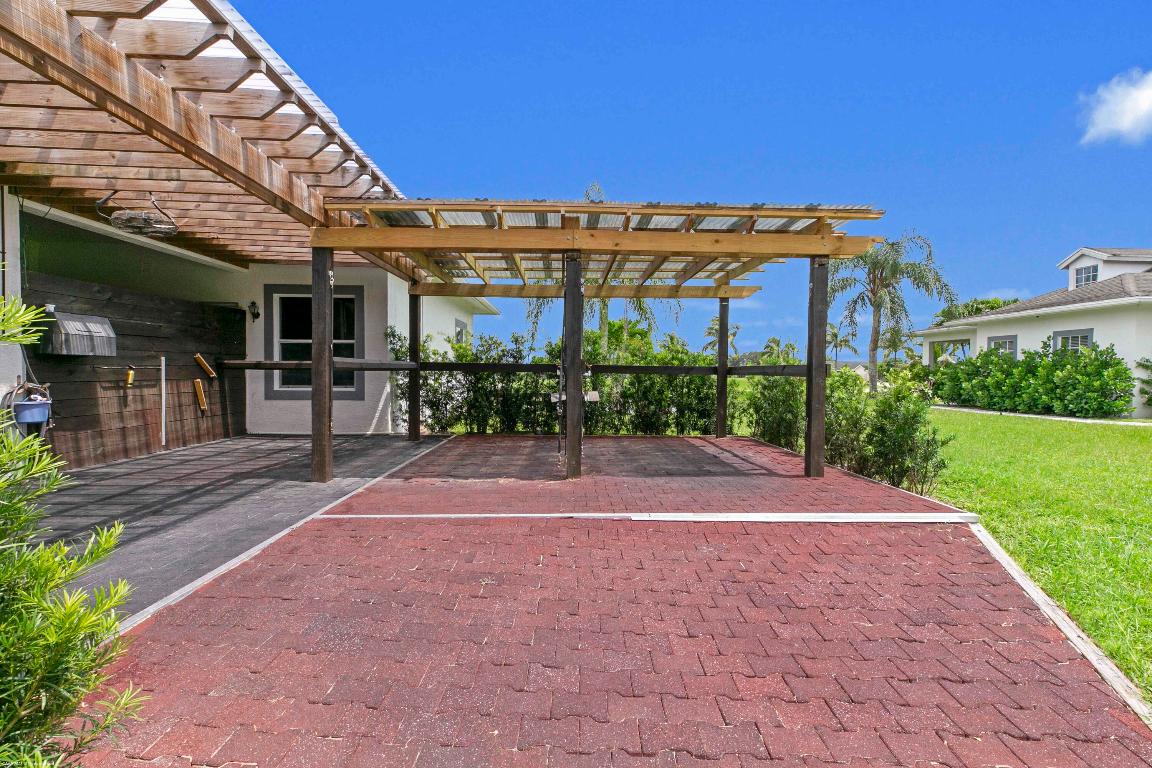 Palm Beach Point Sunglade - Residential