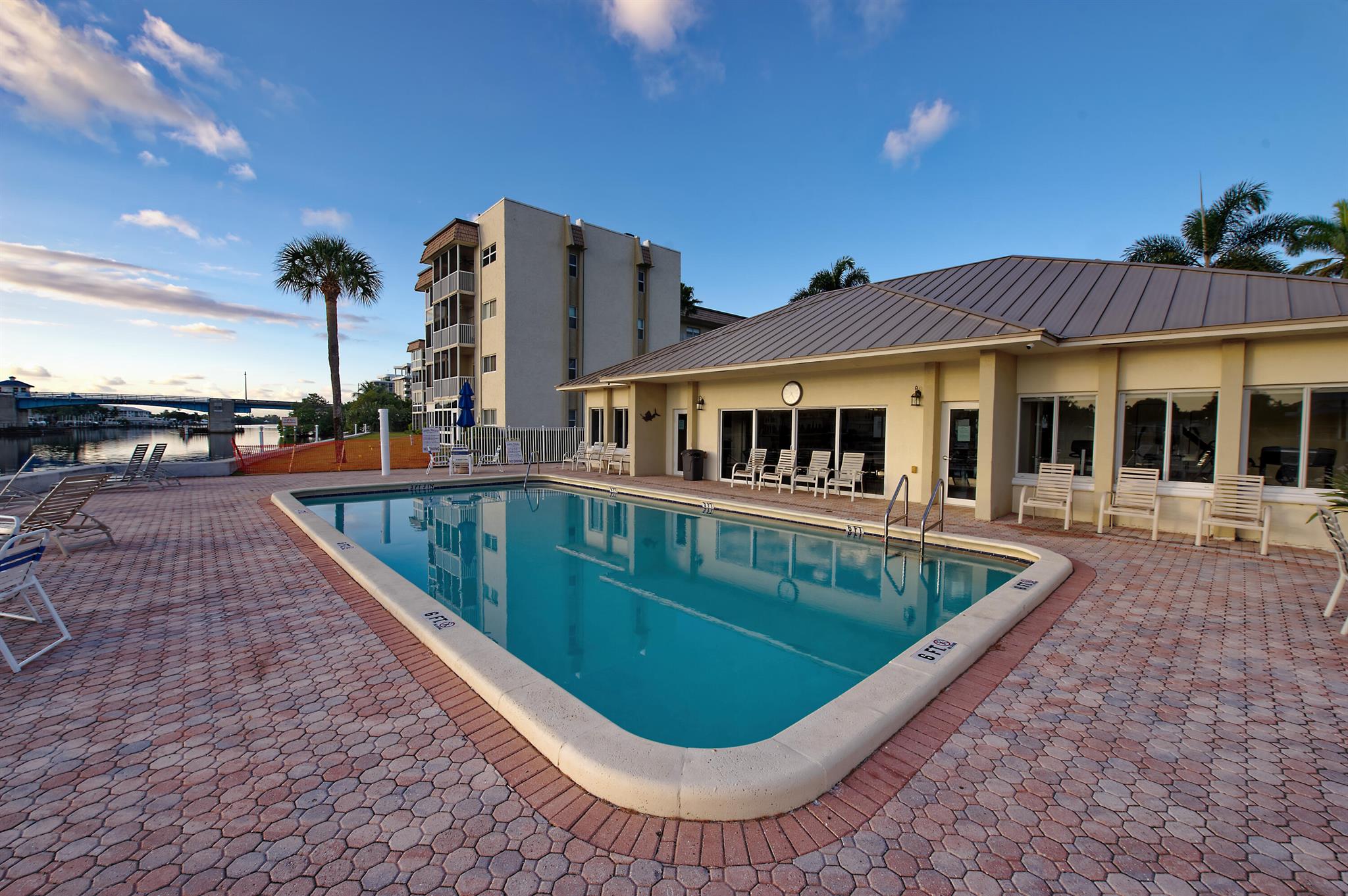 SNUG HARBOR GARDENS CONDO - Residential