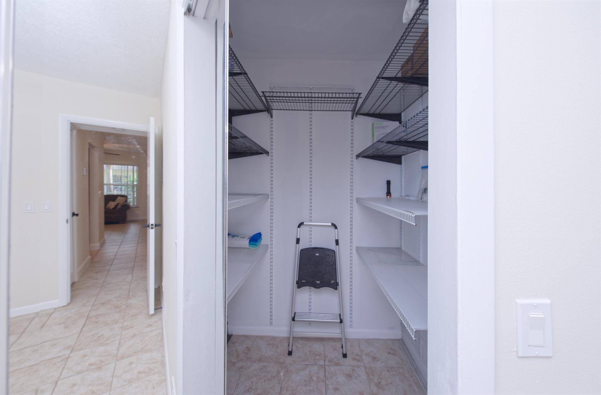 SNUG HARBOR GARDENS CONDO - Residential