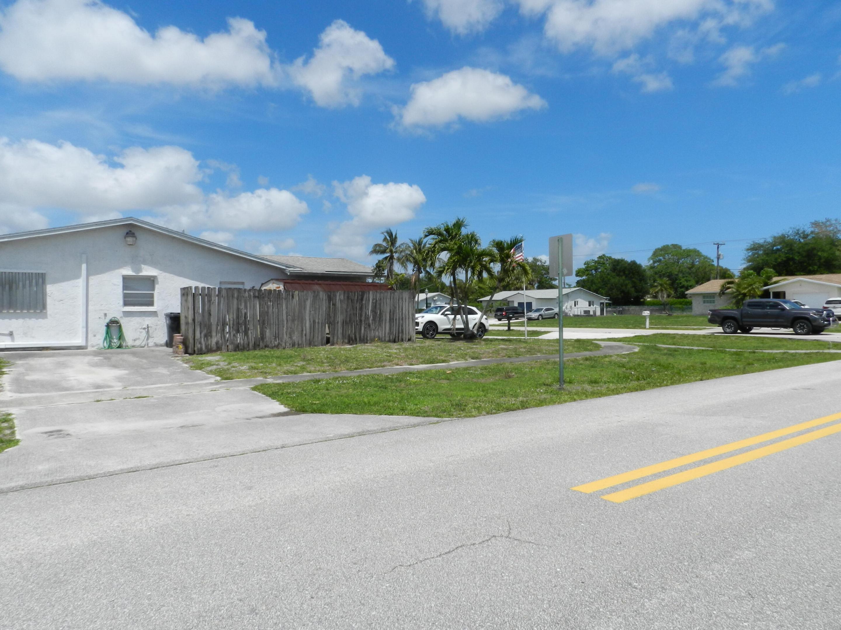 PALM BEACH NATL GOLF AND COUNTRY CLUB ESTATES 2 - Residential