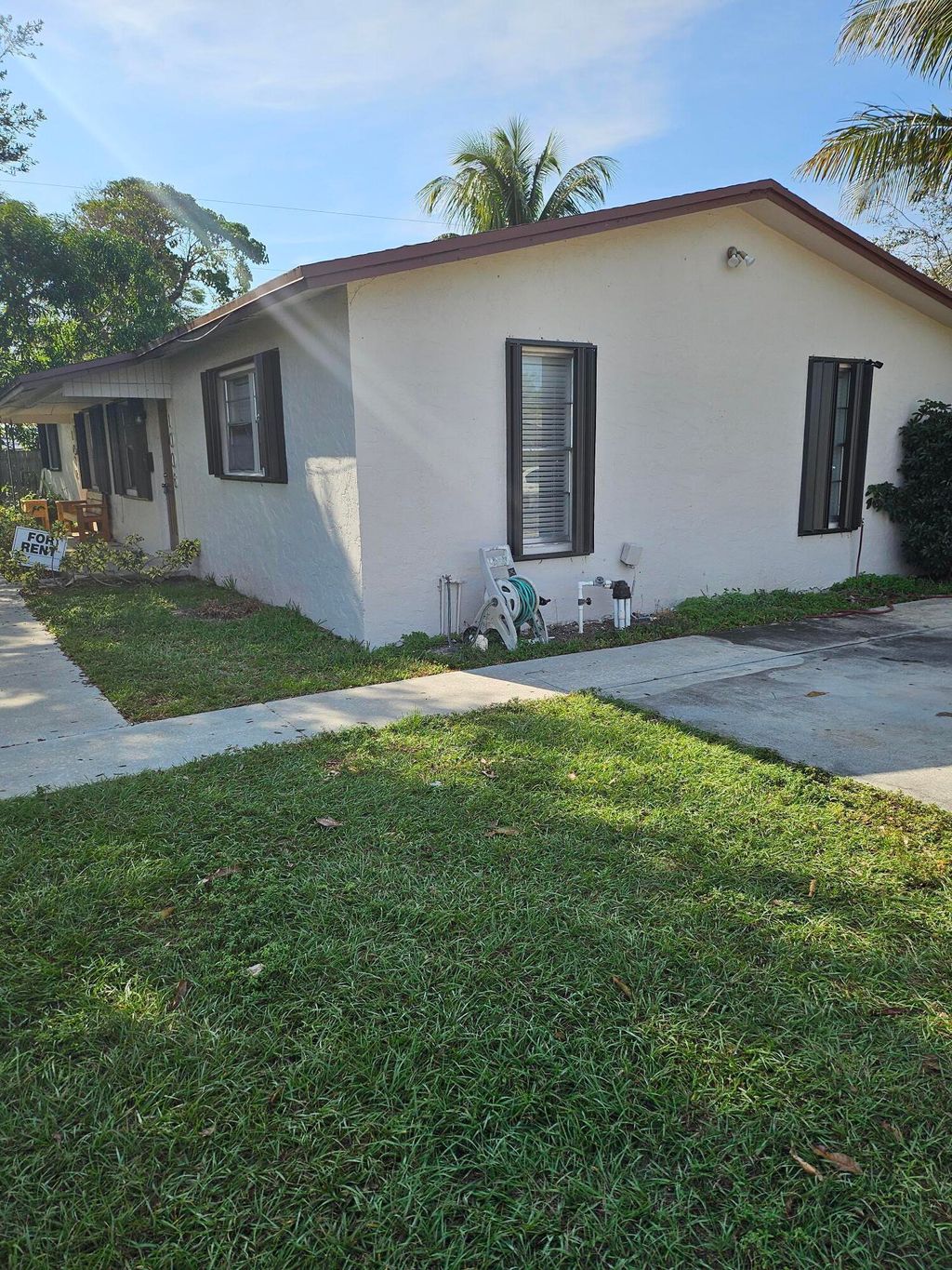 Photo of 1002 Mcintosh Street, West Palm Beach, FL 33405 (MLS # B26027868)