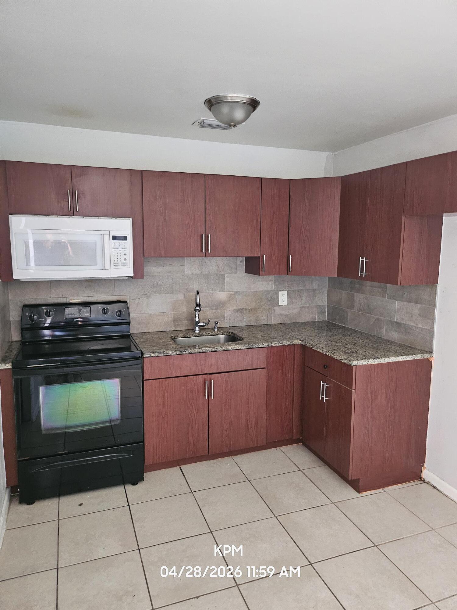 BUNKER HILL ADD TO WPB - Residential Lease