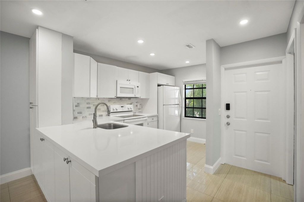 Photo of 510 NW 103rd Terrace #510, Pembroke Pines, FL 33026 (MLS # F10551058)