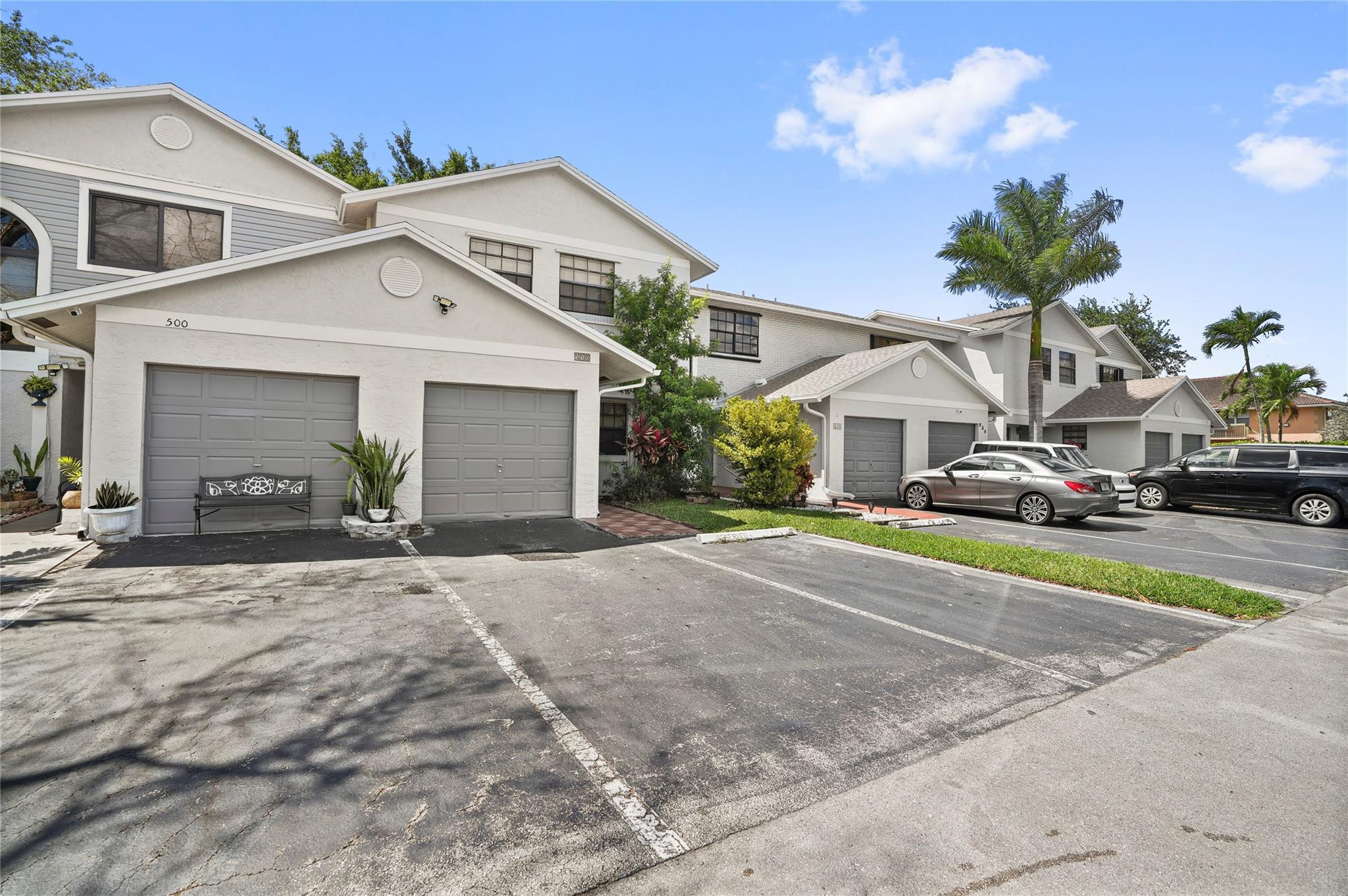 PEMBROKE POINTE SECTION T - Residential