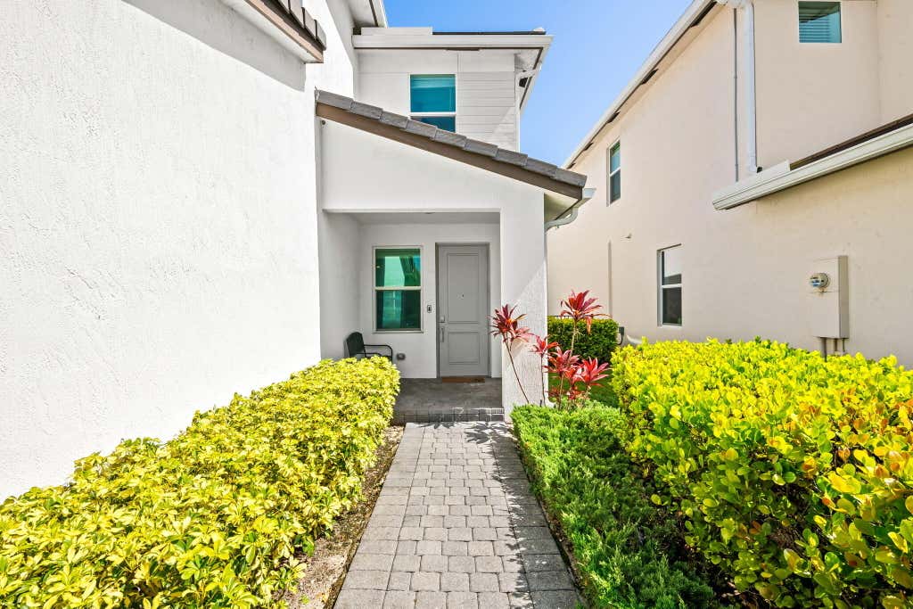Photo of 1131 VERDE Court, Deerfield Beach, FL 33064 (MLS # B26067473)