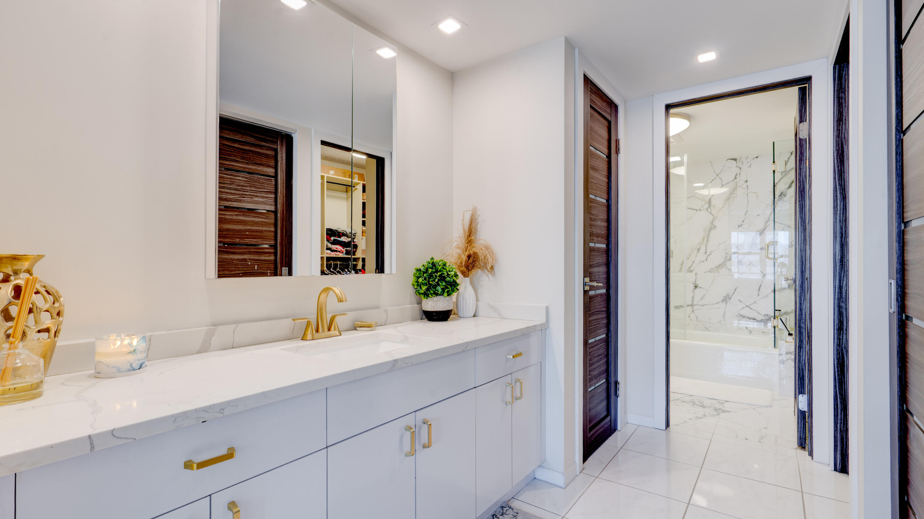 PLAYA DEL SOL CONDO - Residential