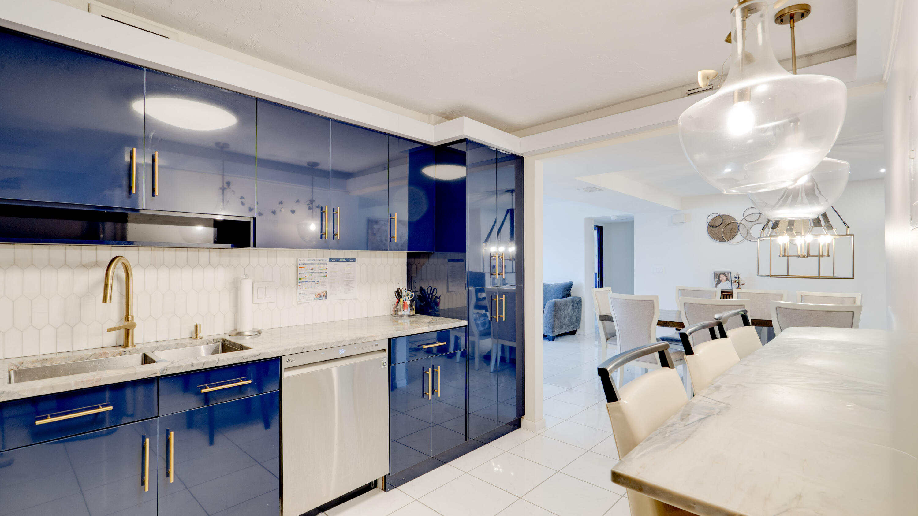 PLAYA DEL SOL CONDO - Residential