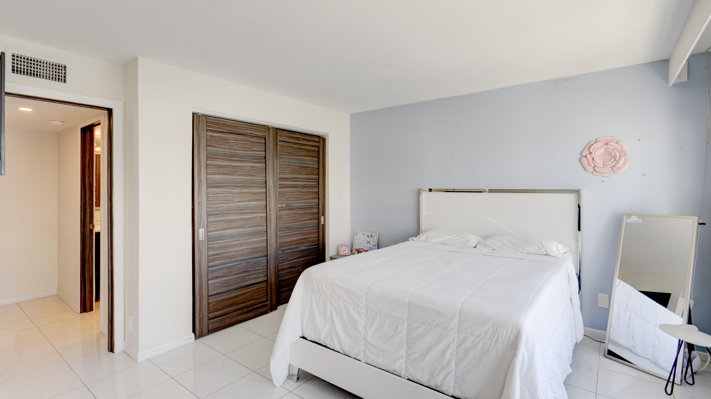 PLAYA DEL SOL CONDO - Residential