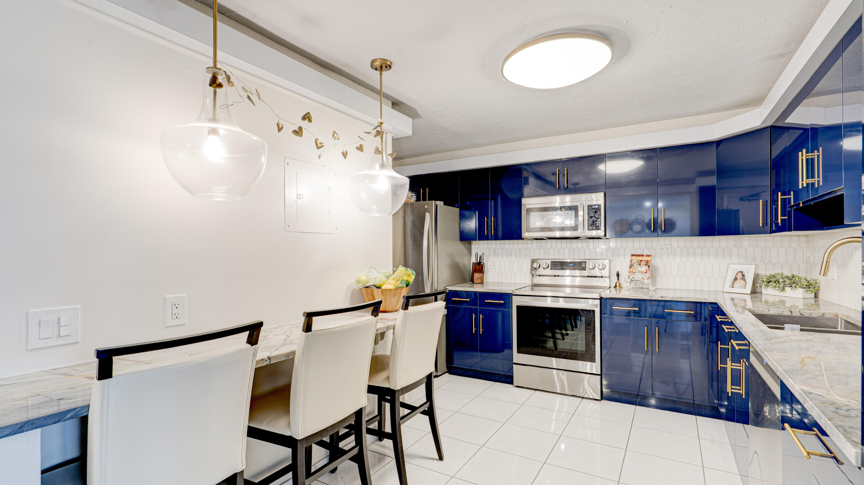 PLAYA DEL SOL CONDO - Residential
